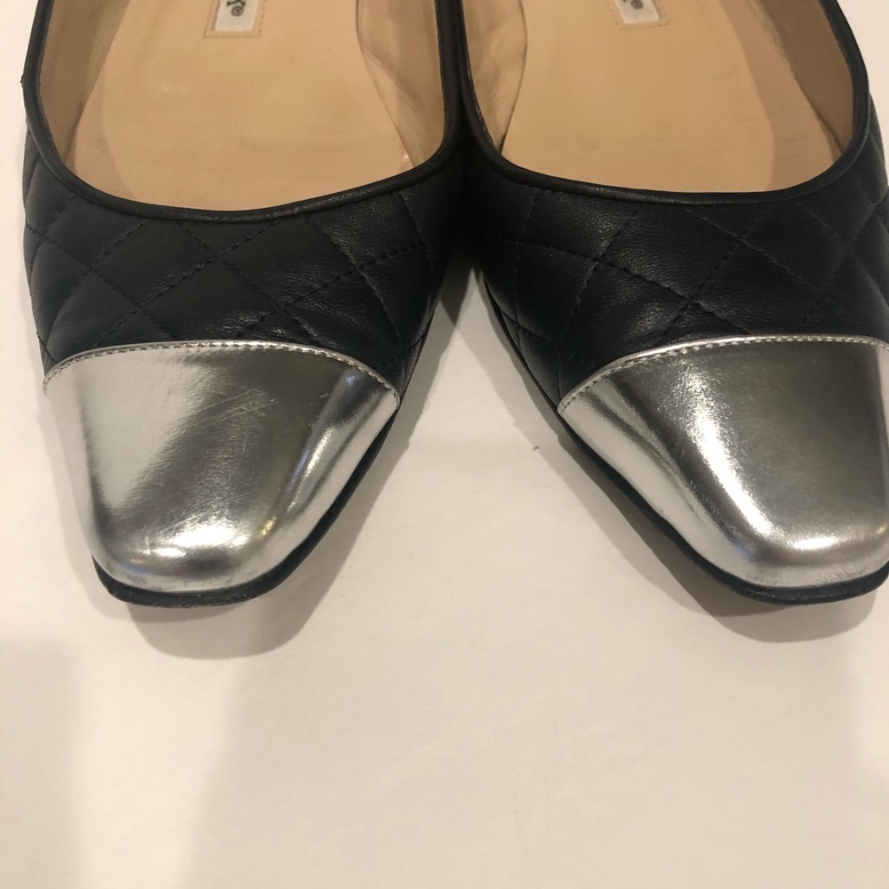 MANOLO BLAHNIK
Quilted Leather Cap-Toe Flats - Picture 4 of 9